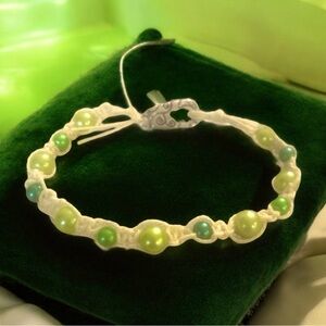 Elegant Green Pearl Bracelet